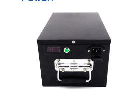 acheter Batterie en acier de chariot de golf de la caisse 48V 50Ah Lifepo4 de biens rechargeable avec la poignée fabrication en ligne